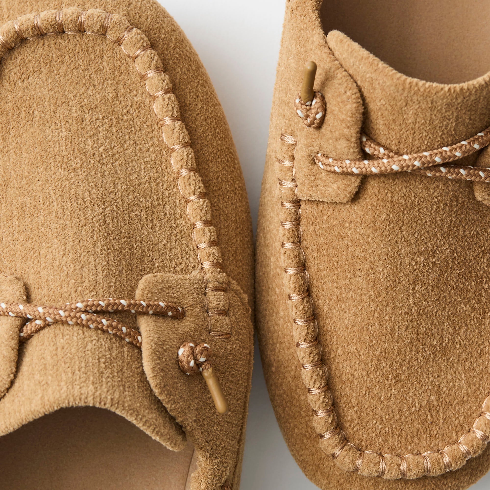 512_ReVelvetDriverMoc_ReVelvetPecan_Toedetail_Macro_5454.jpg