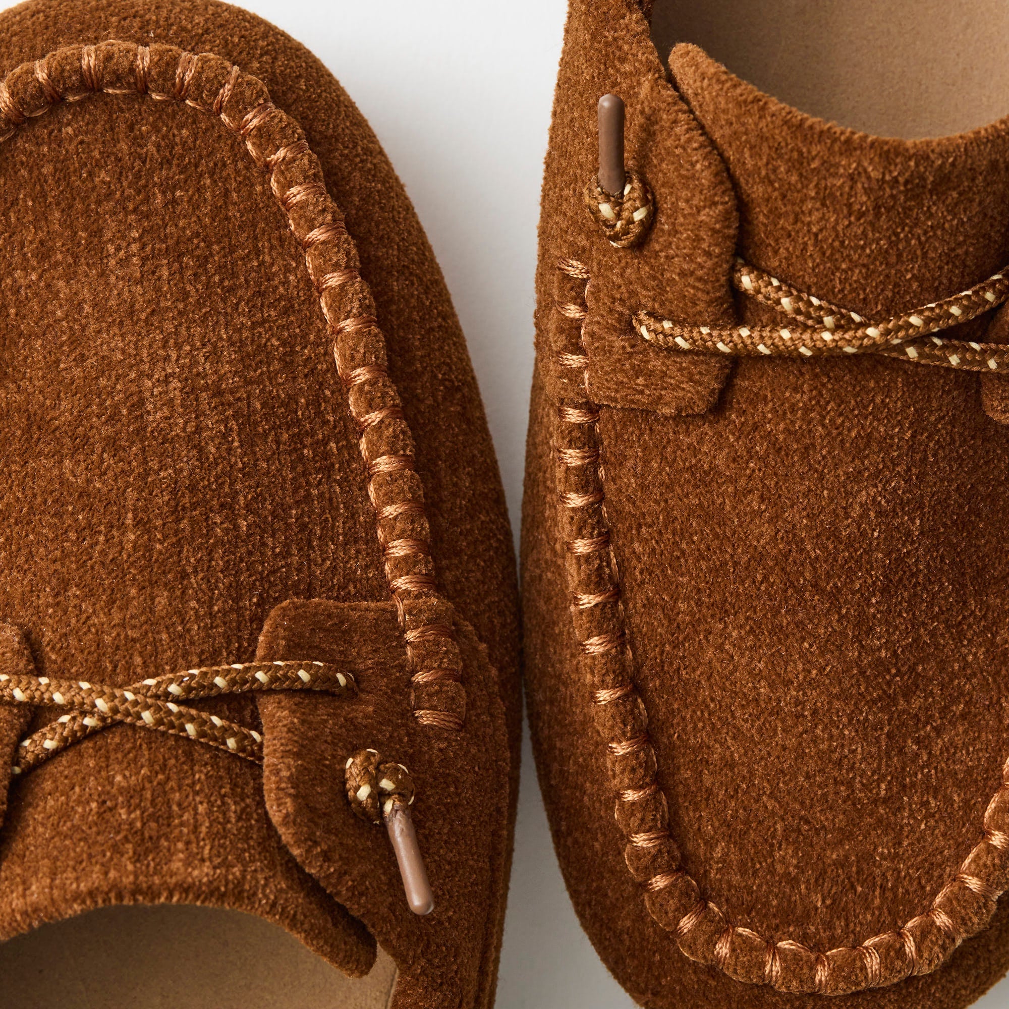 512_ReVelvetDriverMoc_ReVelvetRusset_Toedetail_Macro_7447.jpg
