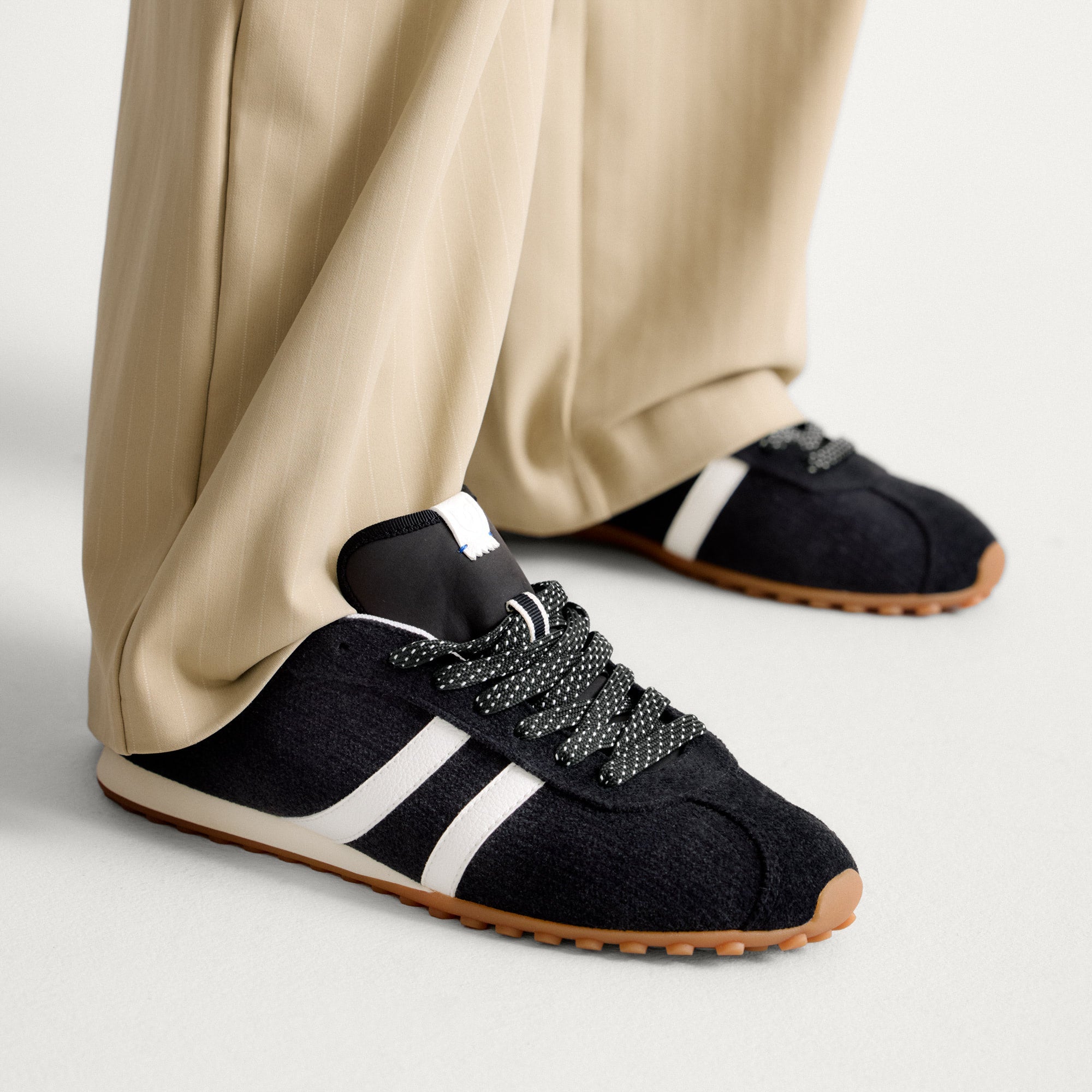 521_ReVelvetRunner_BlackStripe_OnFigure_0424_pdp.jpg