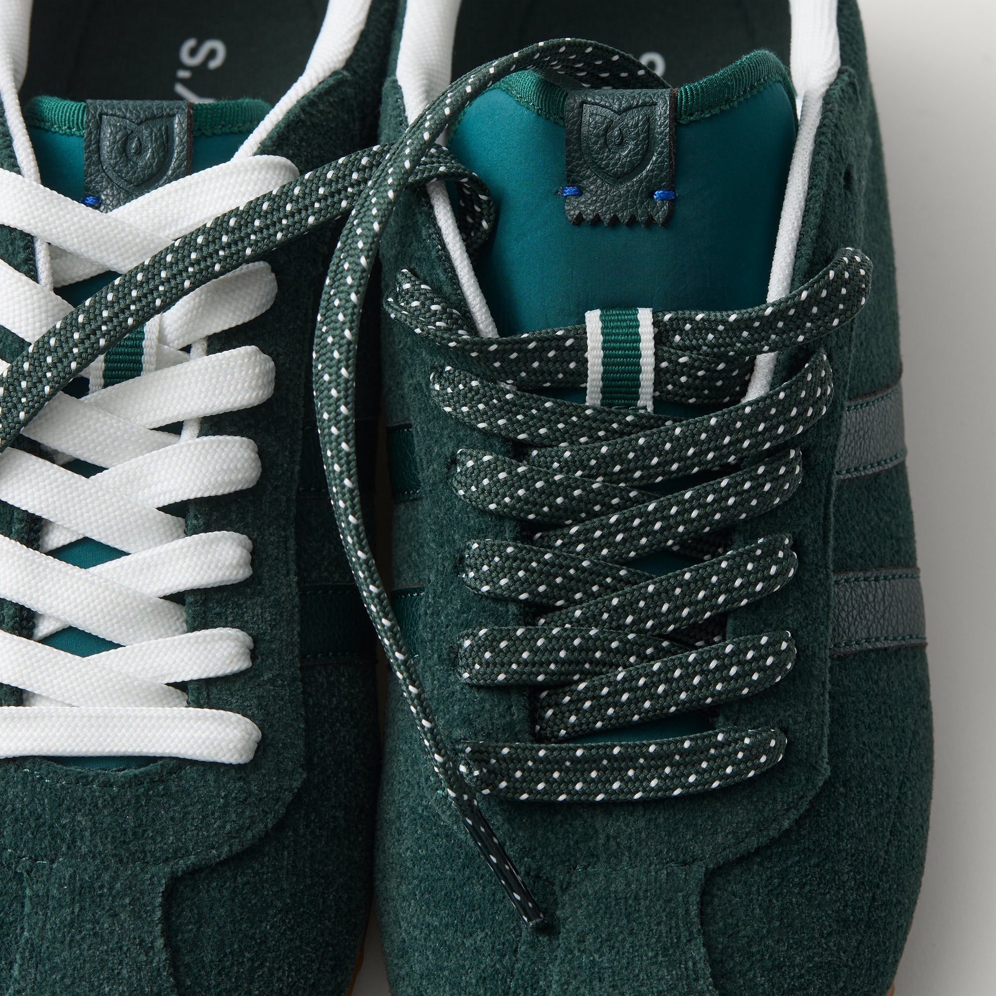 521_ReVelvetRunner_ReVelvetEvergreenStripe_Toedetail_Macro_1212.jpg