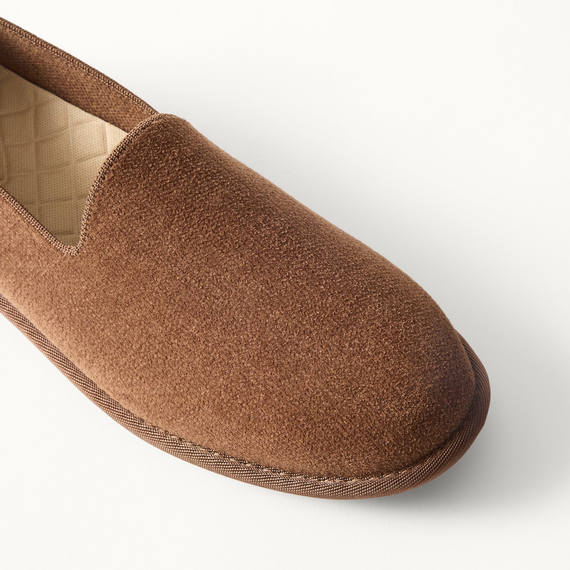 522_Men_s_Cruiser_Loafer_ReVelvet_Umber_Toe_detailMacro_4544.jpg