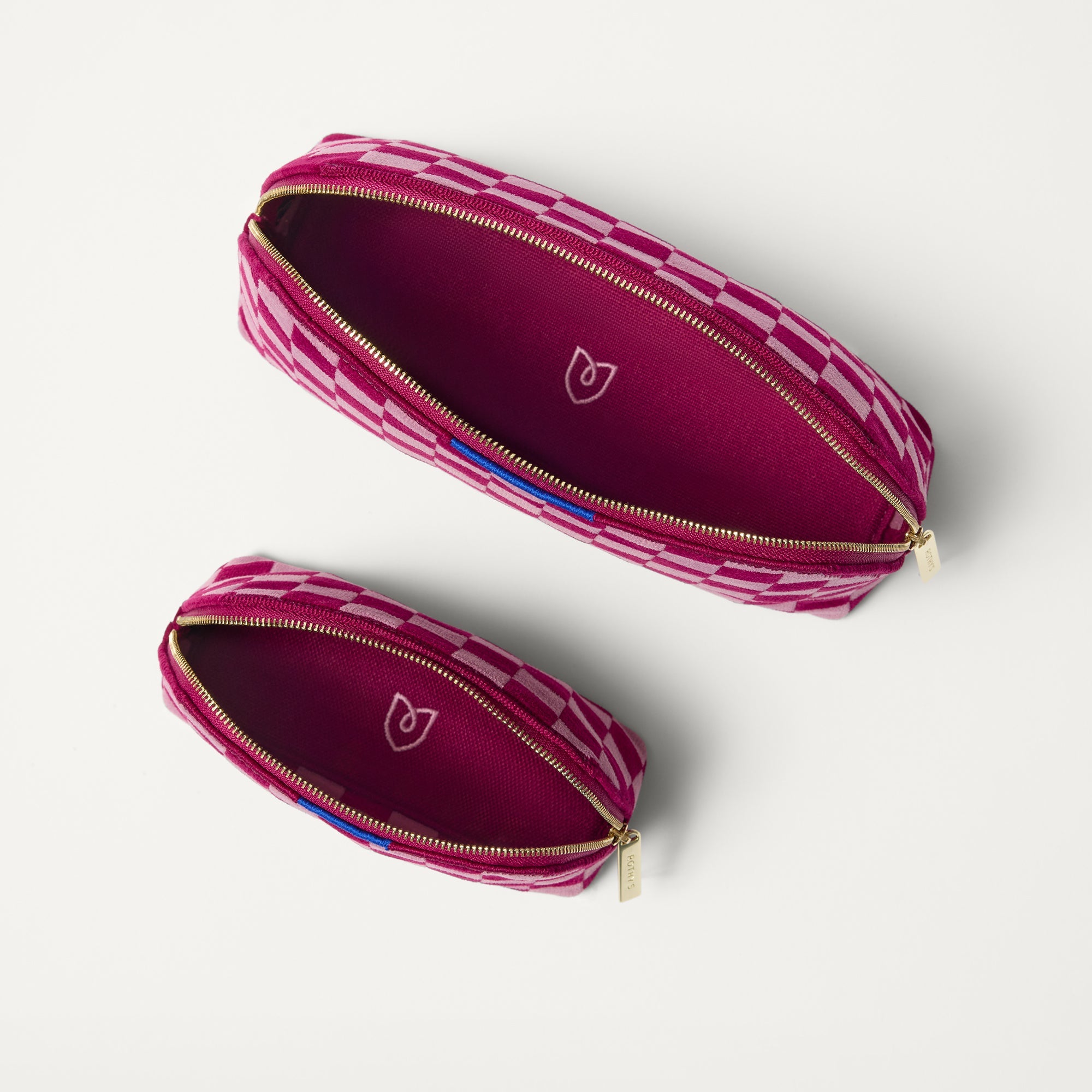 544_ReVelvetVanitySet_RevelvetOrchid_OverheadOpen_2113.jpg